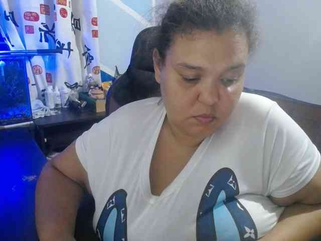 beautifulchubbyqueen webcam