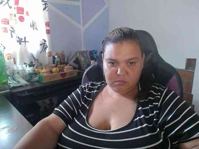 beautifulchubbyqueen webcam