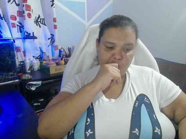 beautifulchubbyqueen webcam