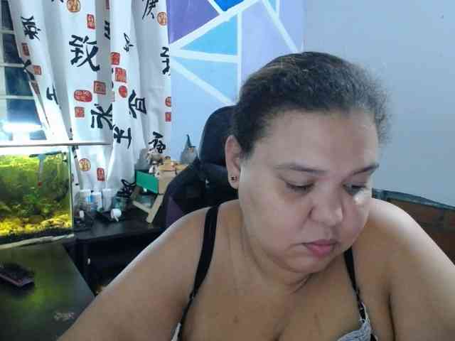 beautifulchubbyqueen webcam