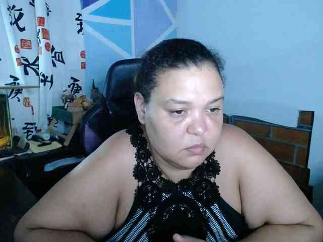 beautifulchubbyqueen webcam