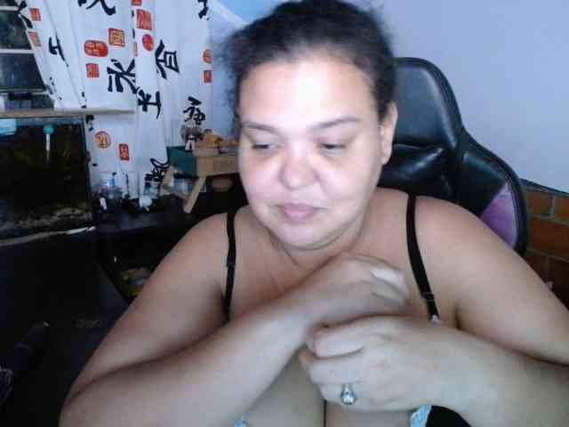 beautifulchubbyqueen webcam