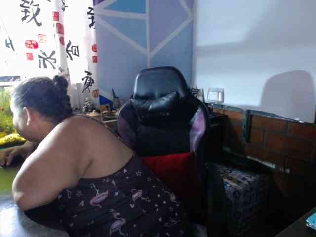beautifulchubbyqueen webcam