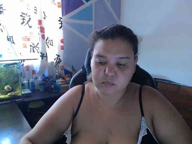 beautifulchubbyqueen webcam