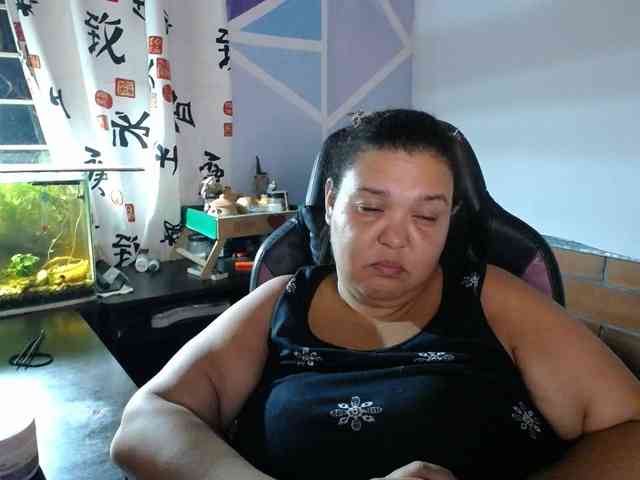 beautifulchubbyqueen webcam