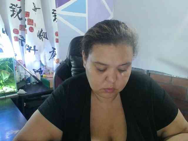 beautifulchubbyqueen webcam