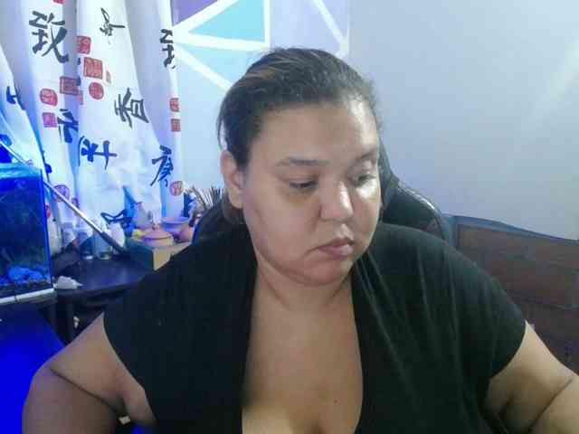 beautifulchubbyqueen webcam