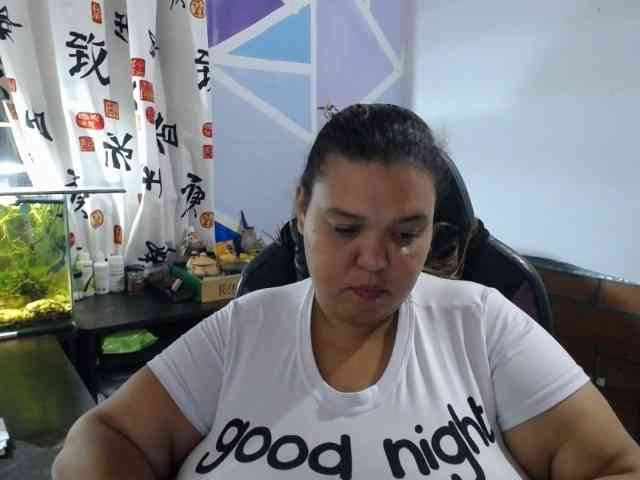 beautifulchubbyqueen webcam