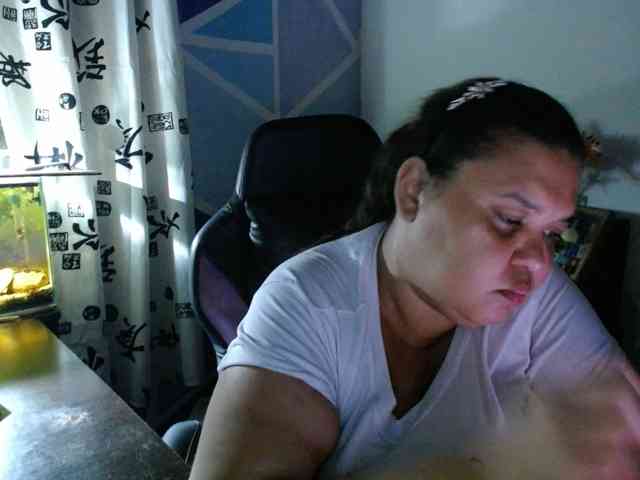 beautifulchubbyqueen webcam