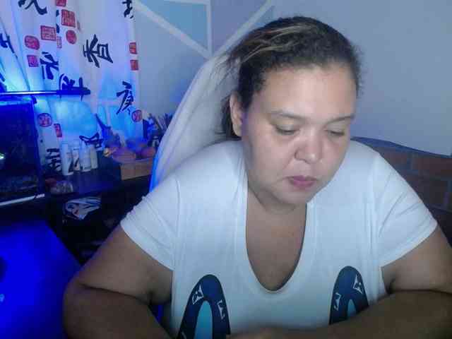 beautifulchubbyqueen webcam