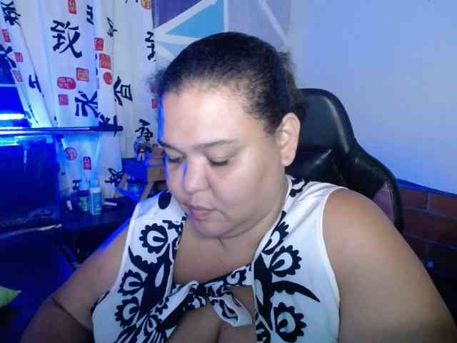 beautifulchubbyqueen webcam