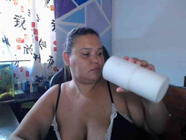 beautifulchubbyqueen webcam