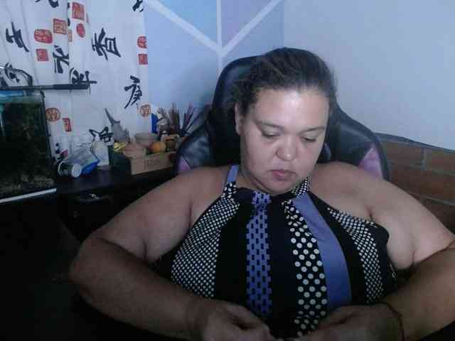 beautifulchubbyqueen webcam