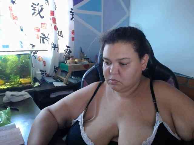 beautifulchubbyqueen webcam