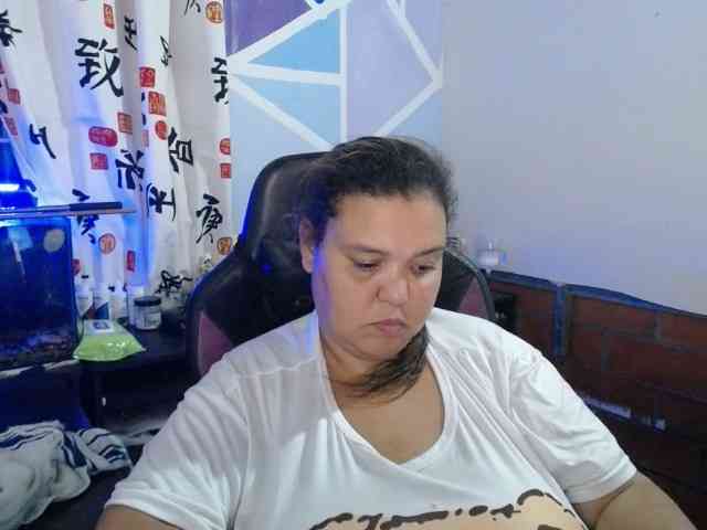 beautifulchubbyqueen webcam