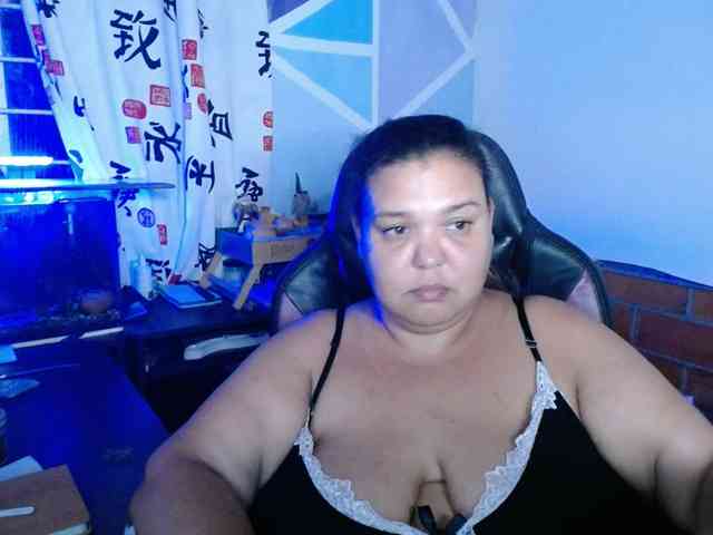 beautifulchubbyqueen webcam