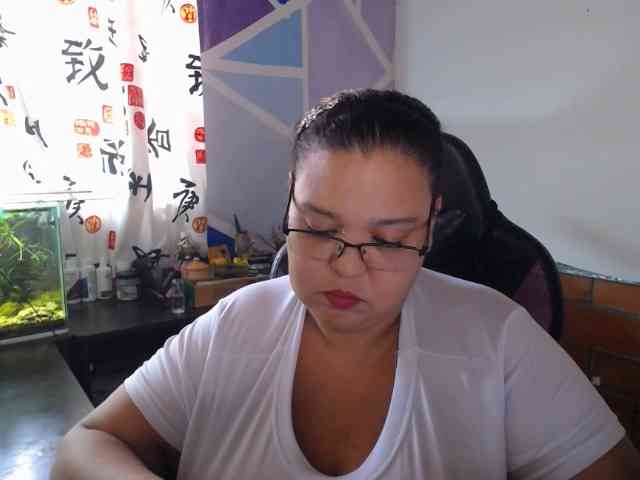 beautifulchubbyqueen webcam