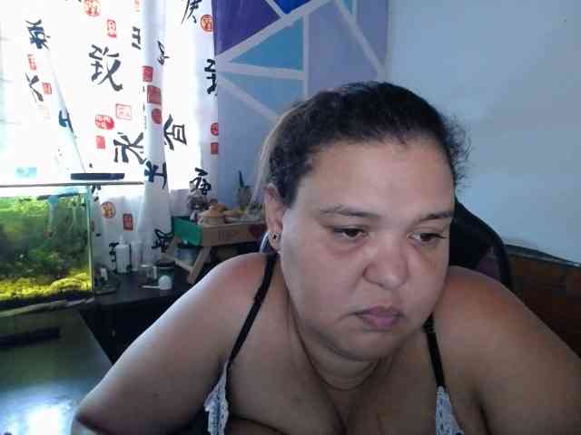 beautifulchubbyqueen webcam
