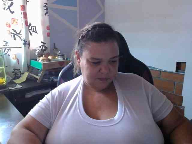 beautifulchubbyqueen webcam