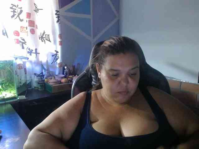 beautifulchubbyqueen webcam