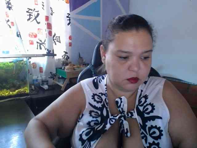 beautifulchubbyqueen webcam