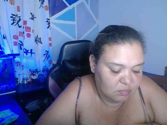beautifulchubbyqueen webcam