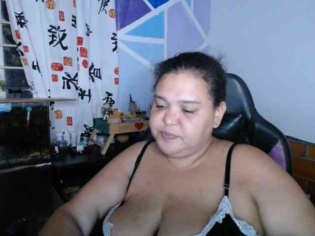 beautifulchubbyqueen webcam