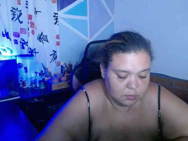 beautifulchubbyqueen webcam