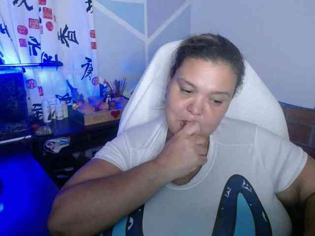 beautifulchubbyqueen webcam