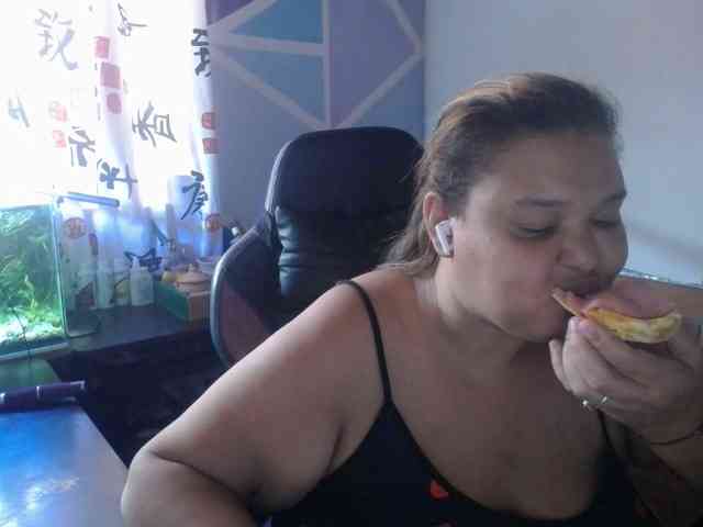 beautifulchubbyqueen webcam