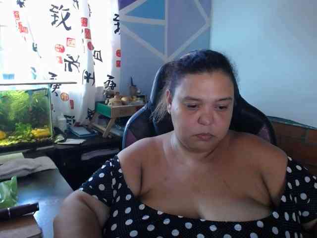 beautifulchubbyqueen webcam
