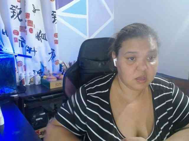 beautifulchubbyqueen webcam