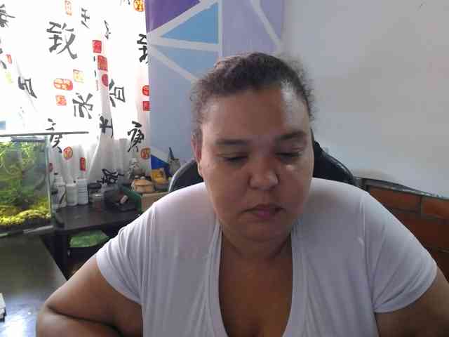 beautifulchubbyqueen webcam