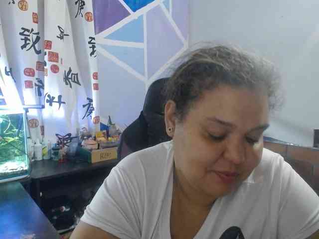 beautifulchubbyqueen webcam
