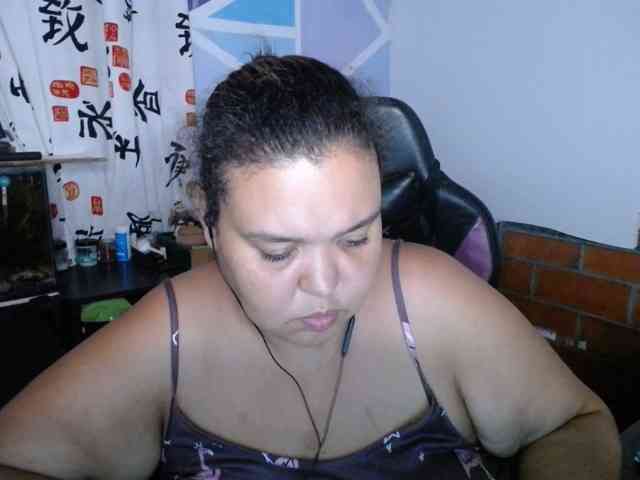beautifulchubbyqueen webcam