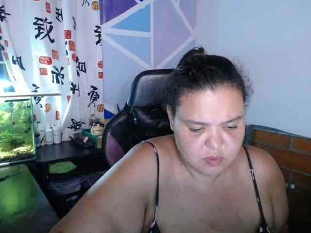 beautifulchubbyqueen webcam
