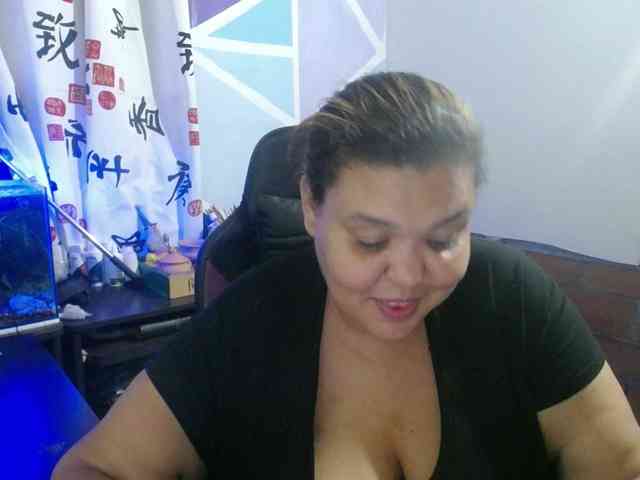 beautifulchubbyqueen webcam