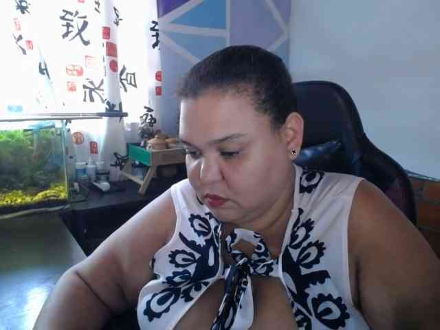 beautifulchubbyqueen webcam