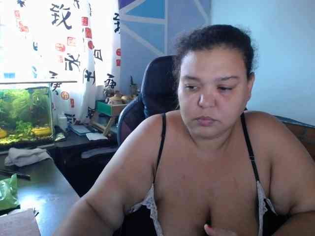 beautifulchubbyqueen webcam