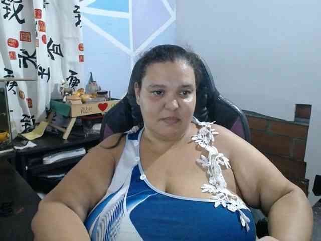 beautifulchubbyqueen webcam