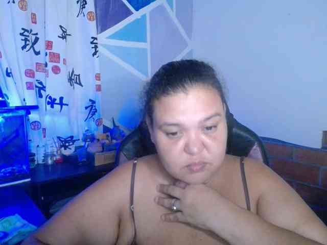 beautifulchubbyqueen webcam