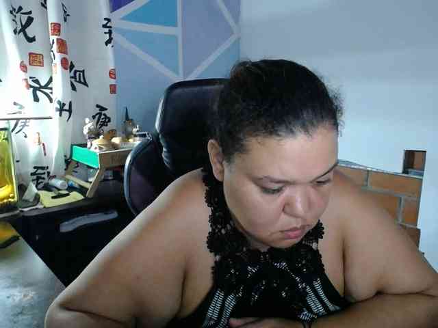 beautifulchubbyqueen webcam