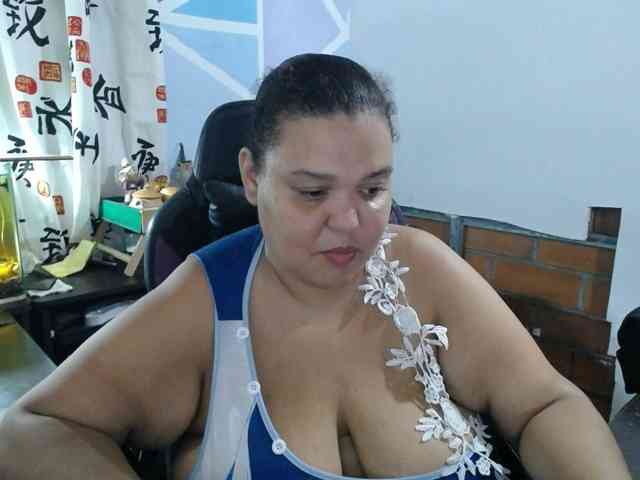 beautifulchubbyqueen webcam