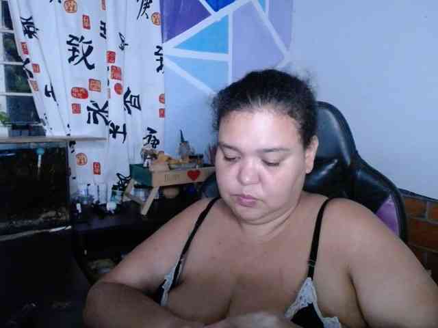 beautifulchubbyqueen webcam