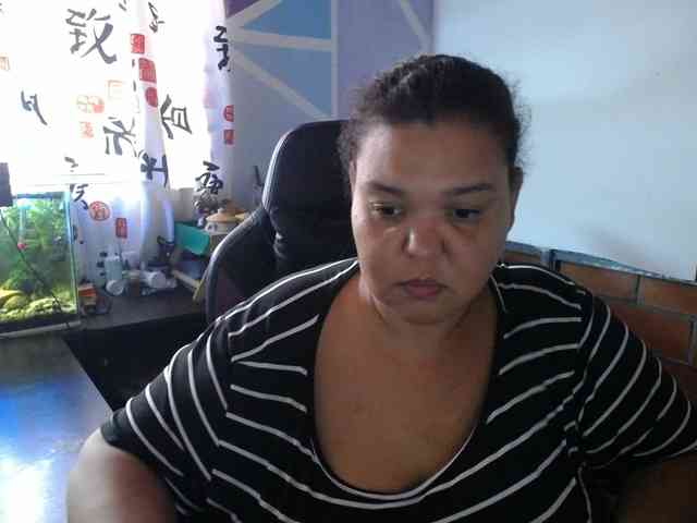 beautifulchubbyqueen webcam