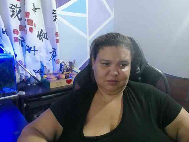 beautifulchubbyqueen webcam