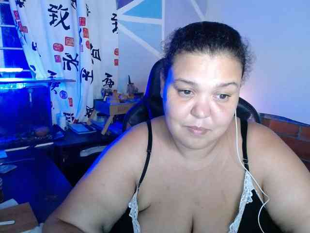 beautifulchubbyqueen webcam