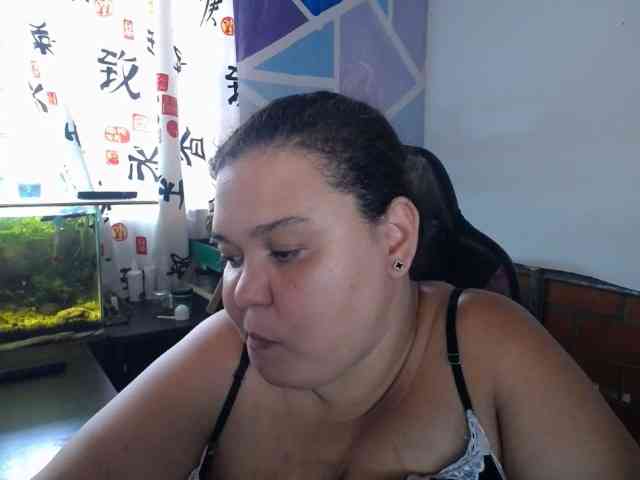 beautifulchubbyqueen webcam