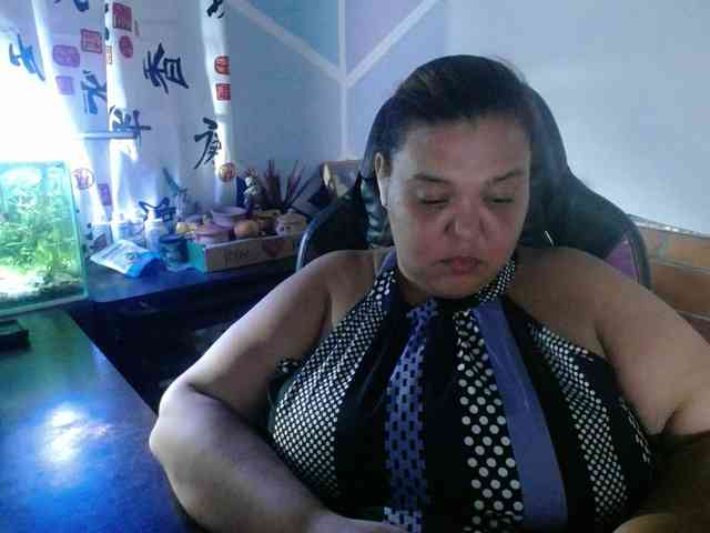 beautifulchubbyqueen webcam