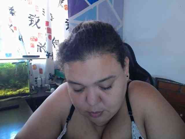 beautifulchubbyqueen webcam